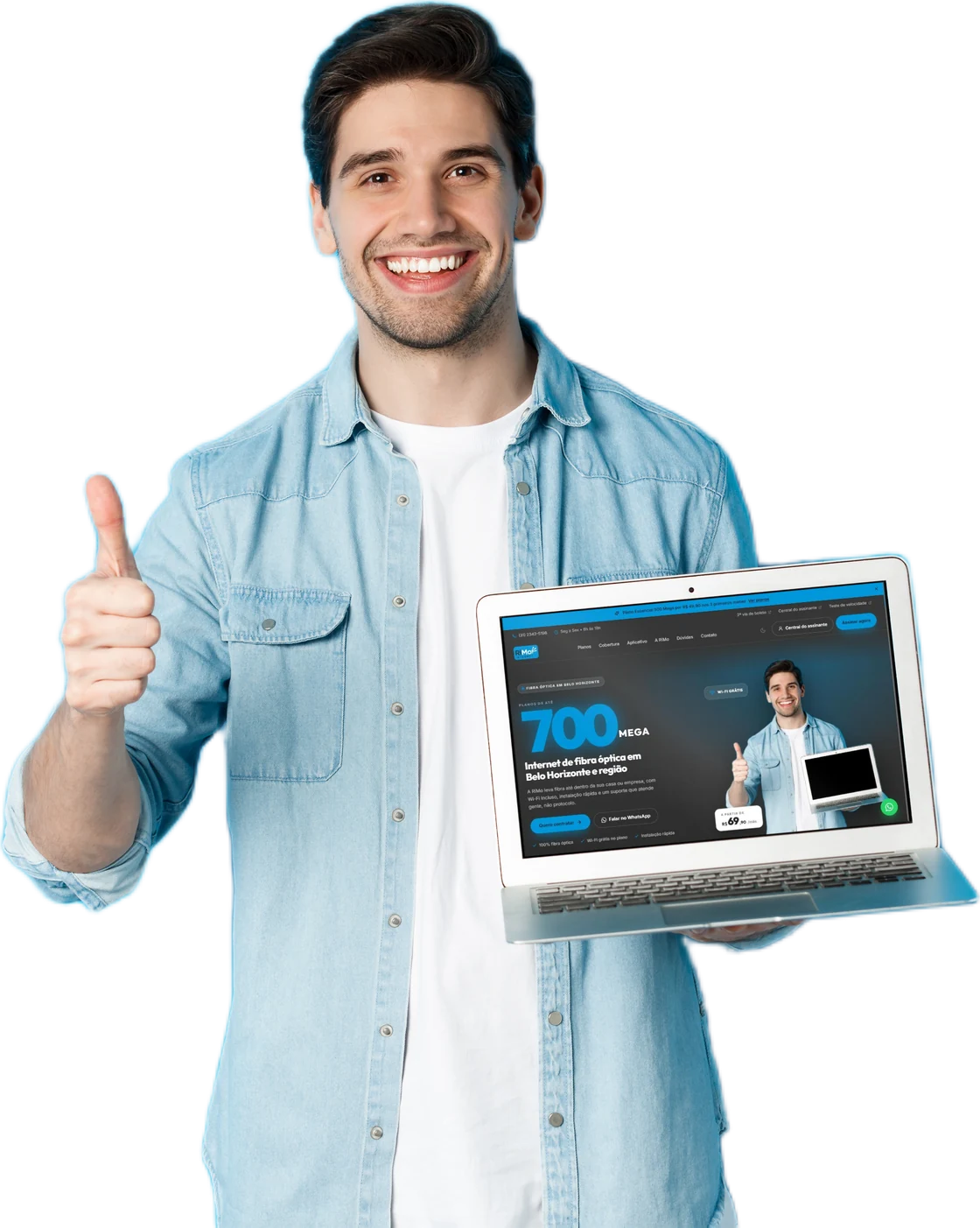 Cliente da RiMo Internet mostrando o site do provedor na tela do notebook
